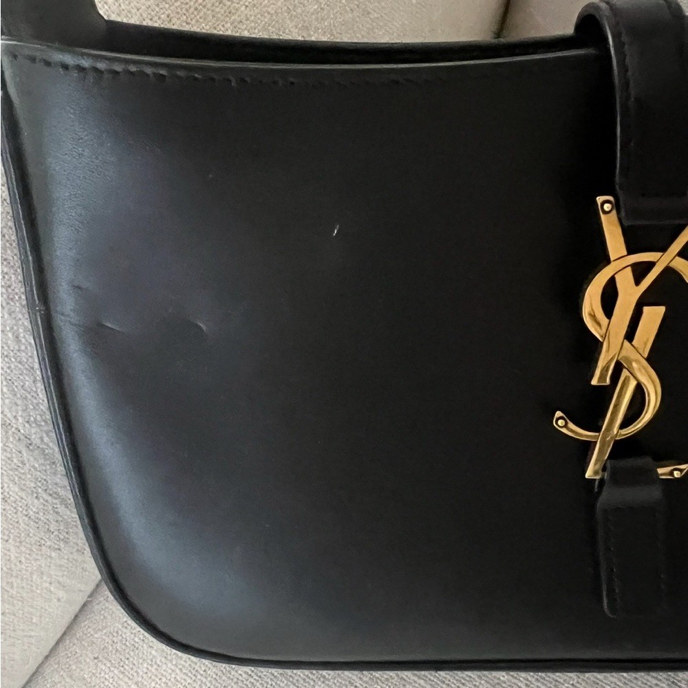 Yves Saint Laurent Black Leather Shoulder Bag - Picture 3 of 5
